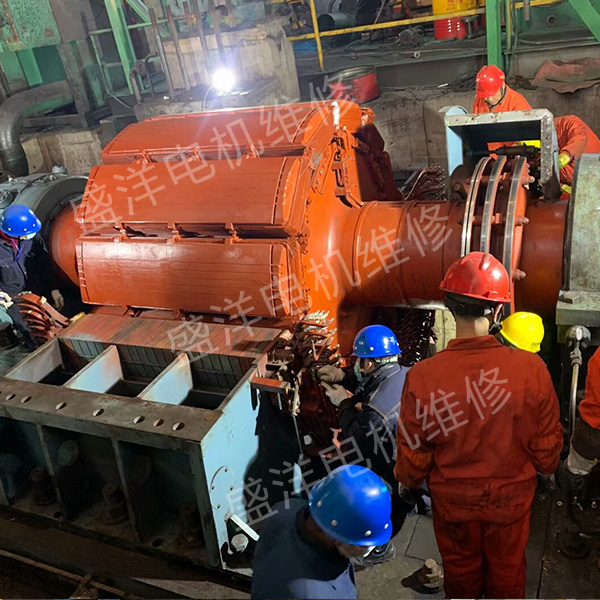 大型电机维修现场